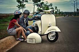 Foto model hijab motor cb lifestyle wanita via lifestyle.bookingmurah.com. Keren 27 Prewedding Pake Motor Cb Klasik
