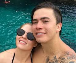 Do nada o yt me recomenda isso. Feliz Com Casamento Whindersson Nunes Diz Querer Ser Pai Estereosom Fm