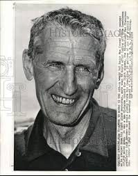 1959 Press Photo Pilot Max Conrad at flight distance news conference in CA