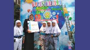 Termasuk guru berprestasi sekolah luar biasa dan sekolah inklusif lain, ujar supriano. Enik Chairul Umah Kepala Sekolah Berprestasi Sidoarjo 2019 Merangkai Habitat Literasi Di Sekolah Surya