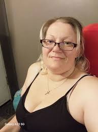 Hello and thanks for adding me. I am 67 years old, married, with 5  children, 15 grandchildren and one great grandbaby.