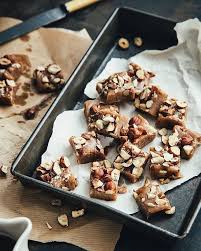 Nouvelle Recette De Fudge A L Erable Au Beurre De Noix Sur Le Www Troisfoisparjour Com Sweet Recipes Maple Recipes Food