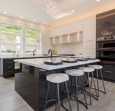 Pin By Alysia On Home In 2020 Kitchen Design Home Decor Kitchen Luxury Homes