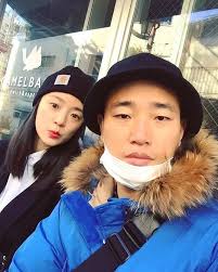 9 Potret Istri Kang Gary yang Jarang Sekali Tersorot, Cantik dan Stylish