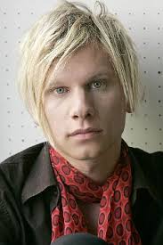 Robert stadlober news, gossip, photos of robert stadlober, biography, robert stadlober robert stadlober is a 38 year old austrian actor born on 3rd august, 1982 in friesach, carinthia, austria. Galerie Robert Stadlober Bei Der Synchronarbeit Zu Das Wandelnde Schloss