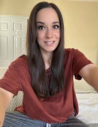 💋 Alana Araya ( alanaaraya ) OnlyFans leaked photo 18250482 on Leakedzone