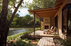 romantisches haus am see bietet ein warmes ambiente modern porch porch design small porches