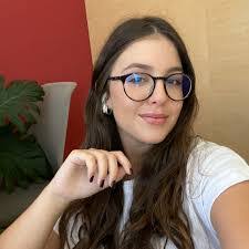 Audrey Sharp's Instagram, Twitter & Facebook