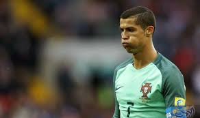 من جديد أشاد وكيل اللاعبين الشهير خورخي مينديز بقدرات اللاعب البرتغالي الدولي كريستيانو رونالدو والذي وصفه باللاعب الأبرز في تاريخ كرة القدم. ÙˆÙƒÙŠÙ„ Ø±ÙˆÙ†Ø§Ù„Ø¯Ùˆ ÙŠØ±Ù…ÙŠ Ø§Ù„ÙƒØ±Ø© ÙÙŠ Ù…Ù„Ø¹Ø¨ Ø¨ÙŠØ±ÙŠØ² Ù„ÙŠÙ‚Ø±Ø± Ù…ØµÙŠØ± Ø§Ù„Ù„Ø§Ø¹Ø¨ Cristiano Ronaldo Ronaldo Long Sleeve Tshirt Men