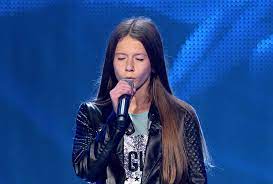 Before pursuing her career in singing, she trained acrobatics, judo and dance. Kim Jest Roksana Wegiel Zaspiewala Hit Beyonce I Zaskoczyla Jury The Voice Kids Eska Pl