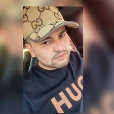 Alberto Mireles's Instagram, Twitter & Facebook