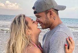 Uma parceria musical entre gabi martins e diogo melim. E9ctrltetgxism