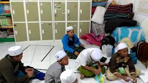 Calon santri bisa mengisi formulir pendaftaran atau mengisi formulir online pada halaman ini. Ponpes Terpadu Al Multazam 2 By Almultazam Kuningan