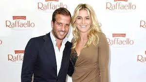 Mit seiner angebeteten christie bokma (23) scheint der fußballstar nach der trennung von sabia boulahrouz (37) endlich. Rafael Van Der Vaart Verrat Babygeschlecht Rafael Van Der Vaart Baby Geschlecht Van Der Vaart