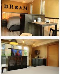 Agencement De Chambre D Hotel Sur Mesures Avec Mobilier Industriel L Or Du Temps Ldt Meuble Tv Escamotable Et Table Re Meuble Evier Mobilier De Salon Meuble Tv