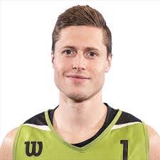 Brandon Loggins's Instagram, Twitter & Facebook