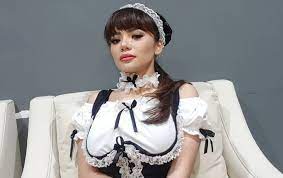 Setelah itu, ia juga tampil di podcast deddy karena mengidolakan dinar candy dan mau jual dan iseng komen, ternyata dia nantangin. Dj Dinar Candy Ngaku Sudah Tak Perawan Lagi Sama Siapa