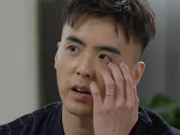 Derrick Hoh Never Gave Up On Singing Even When He Earned S$9.50 A Day 'Cos  Of His Sister