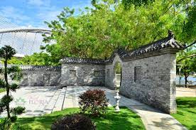 It is located in precinct 4 and it hosts an annual garden festival called royal from there, take the shuttle service to anjung floria putrajaya. Perbadanan Putrajaya China Malaysia Friendship Garden Anjung Floria Precinct 4 Putrajaya