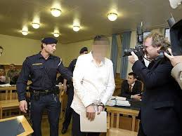 Eine leblose frau, getötet vermutlich durch einen kopfschuss findet die polizei gestern in einer wohnung in wien penzing. Urteil Im Wienerwald Mord 18 Jahre Haft Fur Mord Und Zerstuckelung Niederosterreich Vienna At