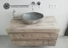 Le idee originali per quanto riguarda l'arredamento per il bagno che si possono trovare online o nei negozi specializzati sono così variegate che possono creare confusione se non si ha. Mobile Bagno Sospeso Con Cassetti Parabita Illegnochearreda It