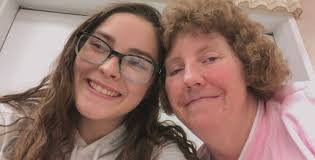 Joann Weller's Instagram, Twitter & Facebook