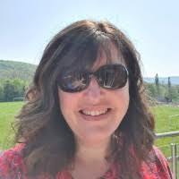 Angie Earley's Instagram, Twitter & Facebook