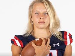 Haley Van Voorhis, la prima ragazza a giocare difensore in una squadra di  football americano maschile- Corriere.it