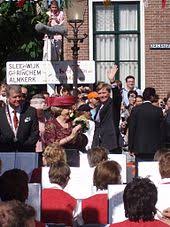 Iedereen in feeststemming in amsterdam. Koningsdag Wikipedia
