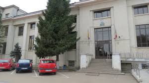 Ultraj La Judecătoria Roman Comedie In Trei Acte Cu Polițiști Locali și Nu Numai
