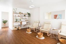 See How Wellness And Design Collide In This Dreamy Acupuncture Studio In 2020 Home Yoga Room Clinic Interior Design Acupuncture