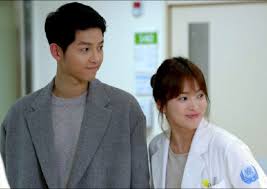 Drama descendants of the sun. Song Hye Kyo Anggap Song Joong Ki Pelakon Lelaki Sempurna