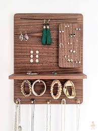 Both stylish and sturdy, this hanger is a small space essential. Diy Jewelry Organizer Free Plans Ugly Duckling House