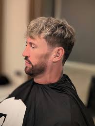 Chasewest set last night was pretty sick. This past year we've been hitting  up more EDM shows, and let me tell ya it's helped my mental a lot. Just  letting loose and