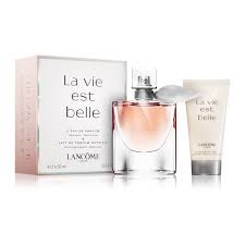La vie est belle is an original perfume collection by lancome, infused with floral and fruity scents. Lancome La Vie Est Belle Geschenkset Kaufen Supershop De