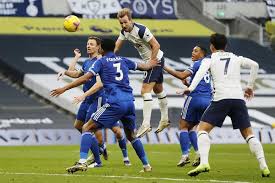 بعد حسم مانشستر سيتي للقب الدوري الإنجليزي الممتاز، يحتدم صراع من نوع آخر، على لقب الحذاء الذهبي في الدوري. Ø®ØªØ§Ù… Ø§Ù„Ø¯ÙˆØ±ÙŠ Ø§Ù„Ø¥Ù†Ø¬Ù„ÙŠØ²ÙŠ Ø§Ù„ØªØ´ÙƒÙŠÙ„ Ø§Ù„Ø±Ø³Ù…ÙŠ Ù„Ù…ÙˆØ§Ø¬Ù‡Ø© Ù„ÙŠØ³ØªØ± Ø³ÙŠØªÙŠ Ø¶Ø¯ ØªÙˆØªÙ†Ù‡Ø§Ù… Ø§Ù„Ù…ØµØ±ÙŠ Ø§Ù„ÙŠÙˆÙ…