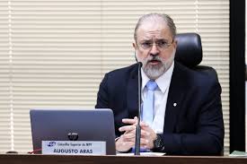 É preocupante a eventual recondução de augusto aras à pgr. Who Is Augusto Aras Brazil S New Prosecutor General