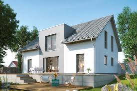 Wer sich mit dem hausbau beschäftigt, sieht sich heute einer wahren informationsflut ausgesetzt. Einfamilienhaus Guenstig Bauen Lindenallee Dominante Flachdachgaube Und Grosse Fenster Gussek Haus