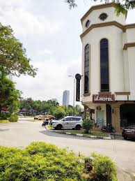 43, jalan k/s 3, kampung selamat, jalan sungai buloh, sungai buluh (4.6 km distance from city kota damansara). Sh Hotel Kota Damansara In Kuala Lumpur Hotel Rates Reviews On Orbitz