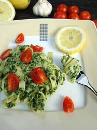 Pasta Mit Rahmspinat Rezept Fur Nudeln Mit Spinat Und Tomaten In Frischkase Rahmspinat Rahmspinat Rezepte Gerichte Mit Nudeln