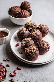These Chocolate Dipped French Madeleines Are Soft And Tender Recipe Madeleine Recipe Chocolate Madeleine Recipe Easy Chocolate Desserts