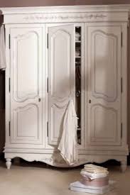 خزانات بثلاثة أبواب 33 صورة خيارات أثاث بثلاثة أبواب للملابس ونماذج مزودة بمرايا من الخشب الصلب وكيفية التجميع