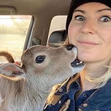 Love all your videos of animals from all walks of life. Thank you.for  sharing it brightens my day