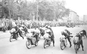 Ulice hodonínská na mapě prahy s uvedením tras, kaváren, restaurací, obchodů a dalších užitečných informací. Kosice Komenskeho Ulica Rok 1965 Cassovia Motolegend Facebook