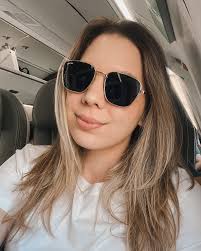 Life latety, Babado, confusão e gritaria and sem muita risadinha. Mas  sempre ouvindo essa pedrada pra voltar no eixo.