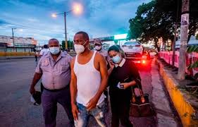 Toque De Queda Sera A Partir De Las 5 00 De La Tarde Y Los Fines De Semana A Las 12 00 Del Mediodia