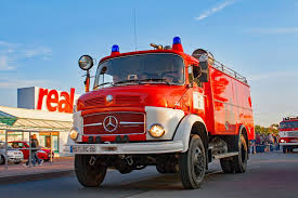 Alle Grossen Mercedes Feuerwehr Kurzhauber Flickr Fotosharing Fire Trucks Fire Brigade Trucks