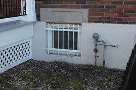 Barreaux Aux Fenetres Et Chambres Au Sous Sol Fenetre Sol Sous Sol