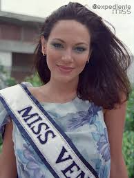 Un grupo de candidatas al #missuniverso 1963, realizado en Miami Beach  #florida. Arriba, de izquierda a derecha: Sherine Ibrahim, Miss Israel;  June Maxime Bowman, Miss Jamaica; Despina Orgeta, Miss Grecia; Brigitta  Hougen,