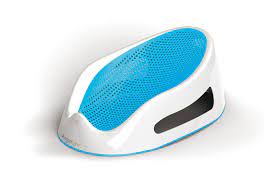 Another option is to use a bath booster seat, which can elevate your child for a better reach during soaping up and rinsing off. Angelcare Bath Seat Blau Kidsroom De